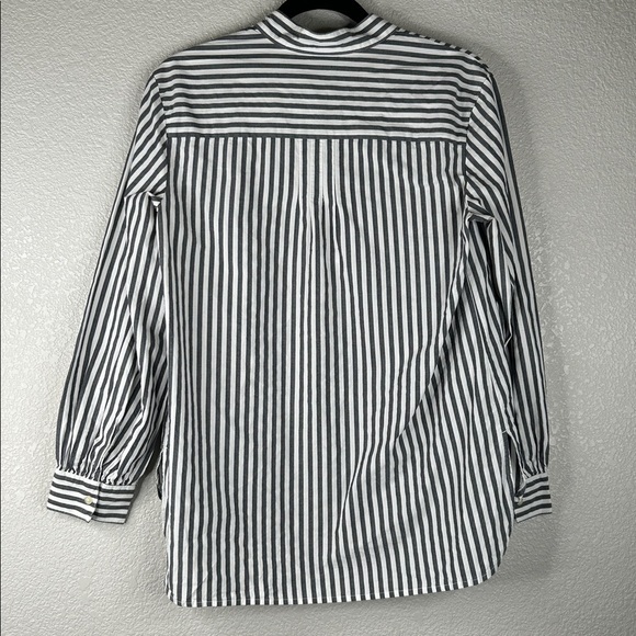 GAP Gray & White Striped Coastal Minimalist 100% Cotton Button Top Size XS - Picture 4 of 6
